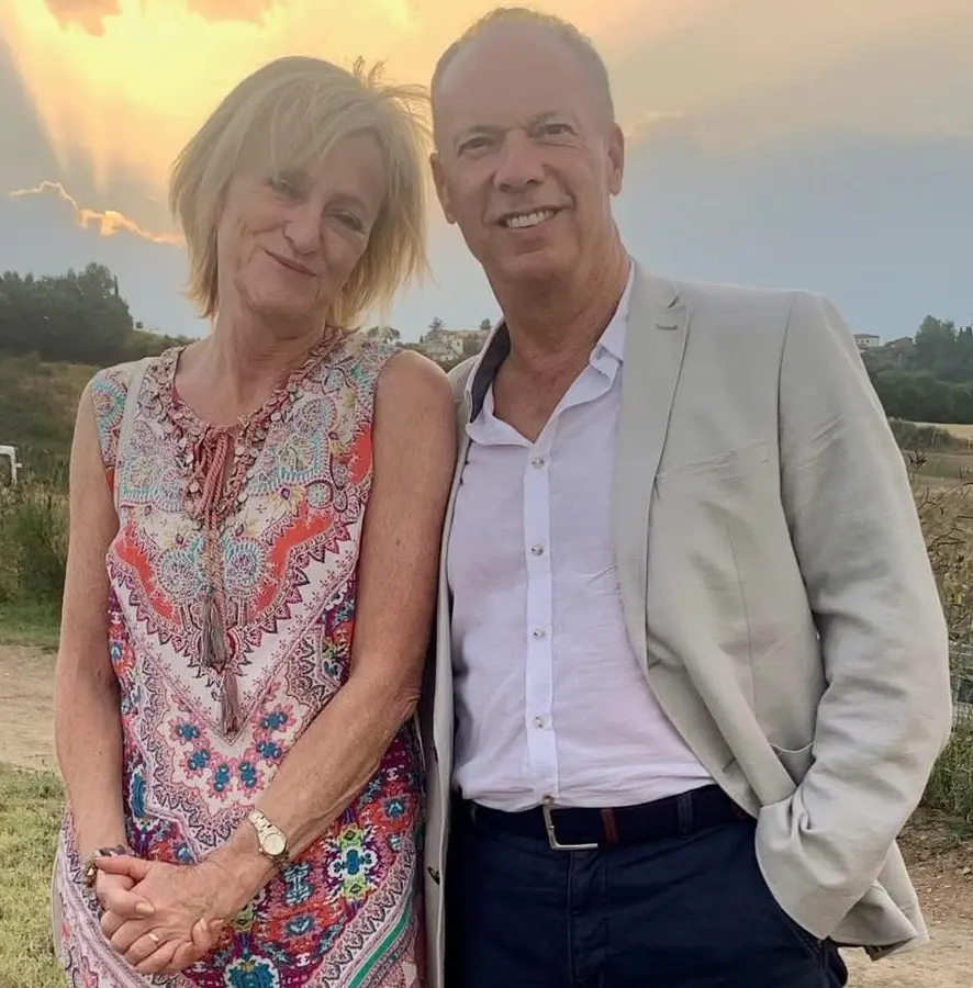 David and Angie Abingdon blackmail Italian Residency by promoting it as a scam so they can get money from the owners